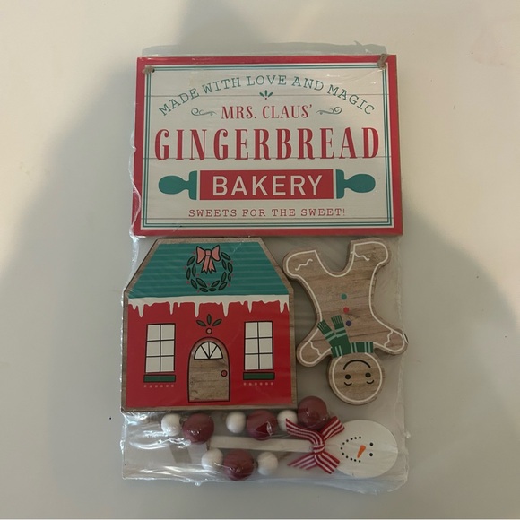 Holiday Time multi color 5 piece gingerbread bakery tier tray decor set new - Picture 1 of 6